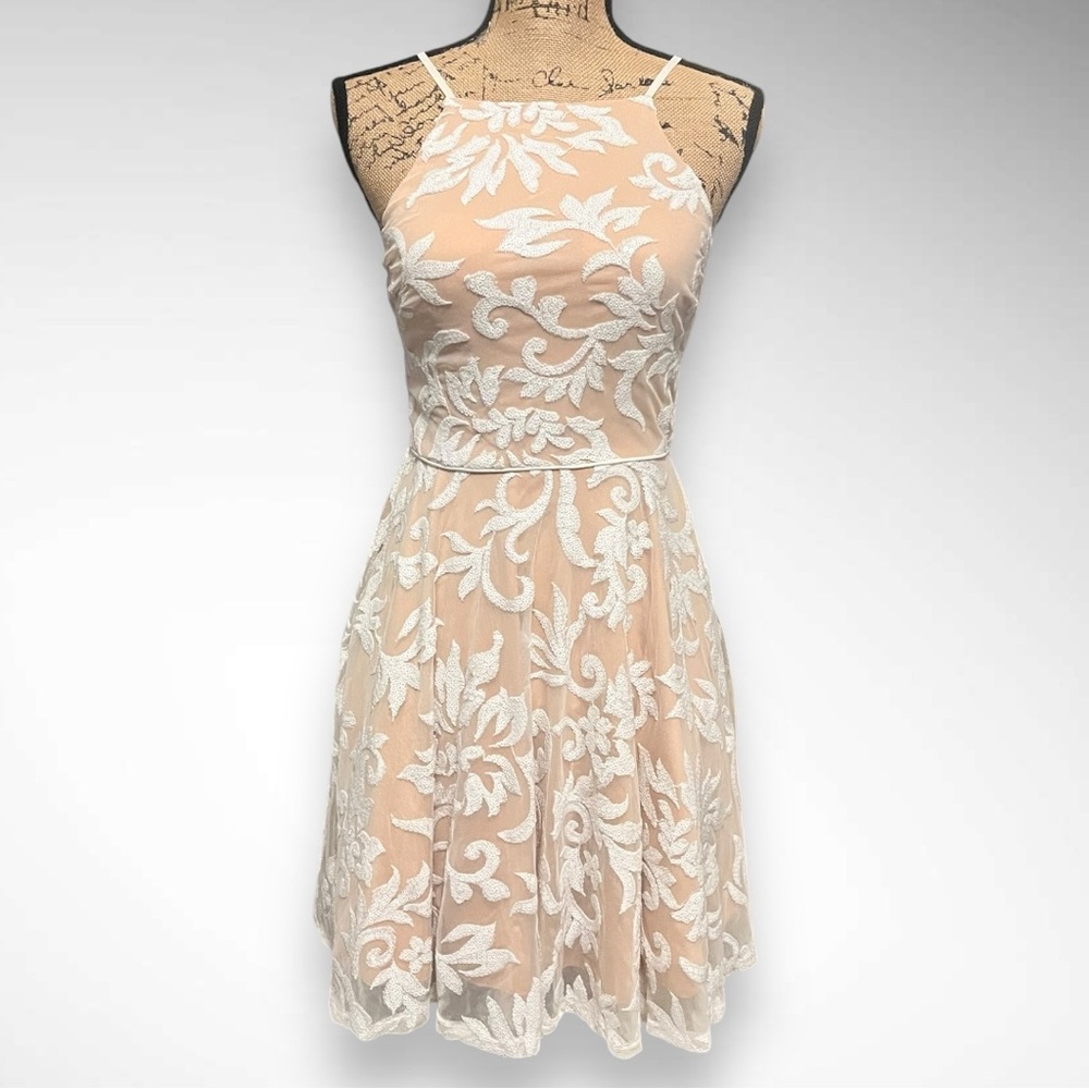 CITY TRIANGLES Ivory Embroidered Sequin Short Fit-and-Flare Dress Size 2‎ | EUC - Picture 2 of 10